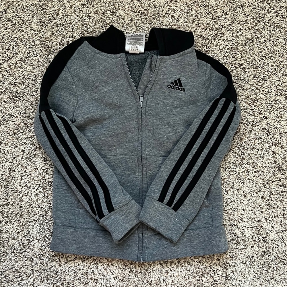 Adidas boys size 5 hooded sweatshirt- good condition